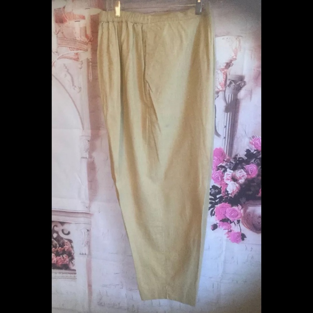 Venenzia gold linen pants size 22/24